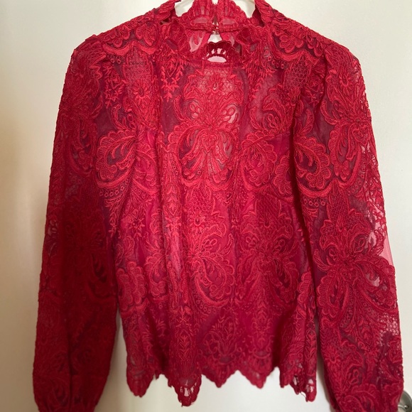 Saylor Norma Lace Blouse - Picture 2 of 6
